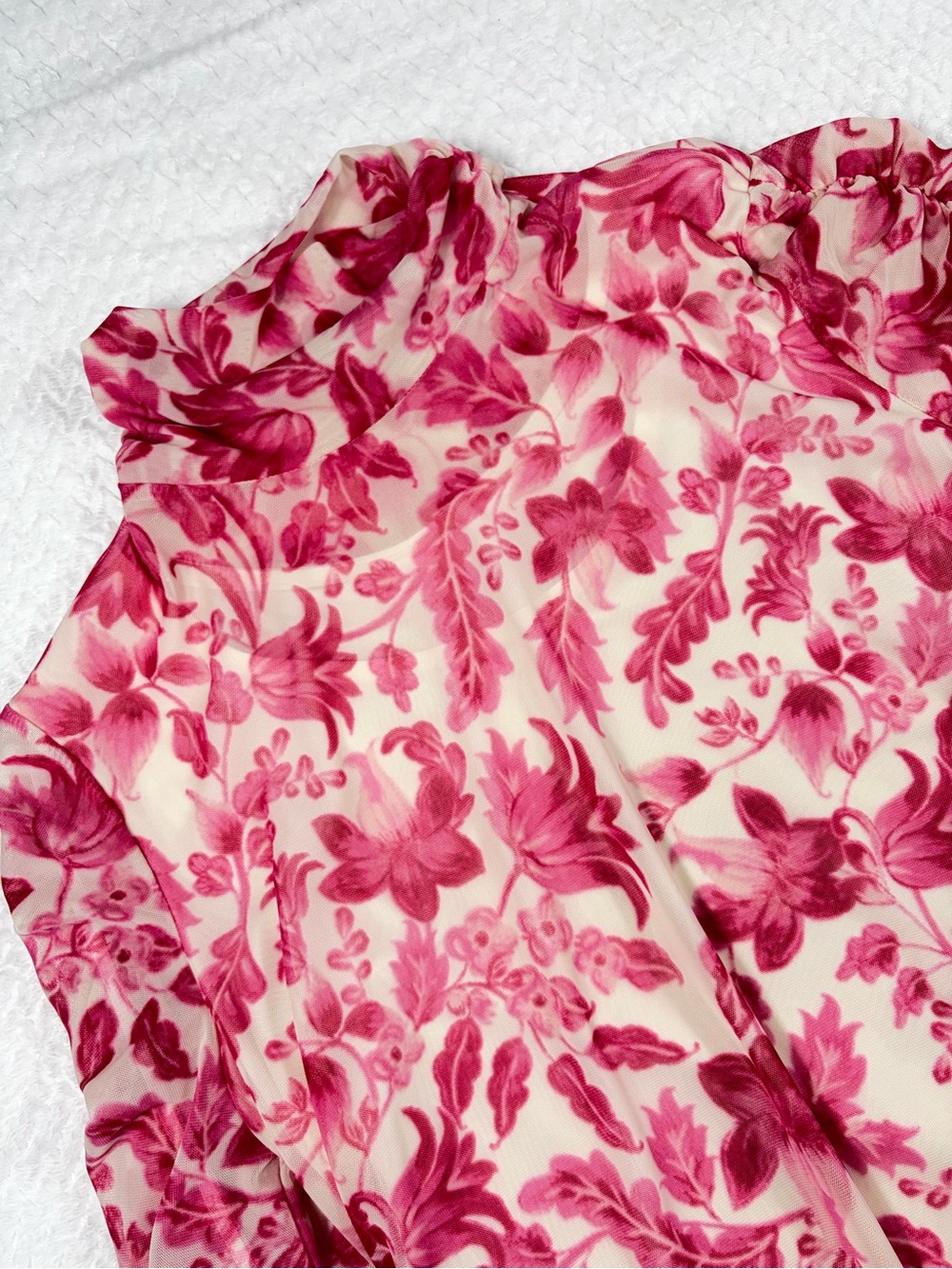 Susan Graver Floral Liquid Knit Funnel Neck Top Ruched Sleeves Pink White Sz M